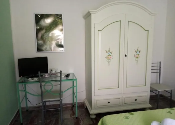 Alojamento de Acomodação e Pequeno-almoço A Vinedda 3*